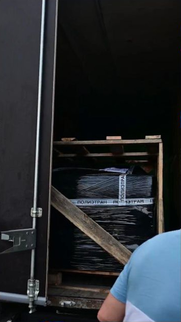 Приёмка газовых грилей перед сборкой в магазине «Мужская кухня»
